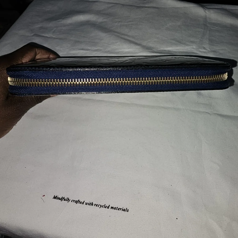 Louis Vuitton Vernis Wallet – Excellent Condition - Picture 4 of 12